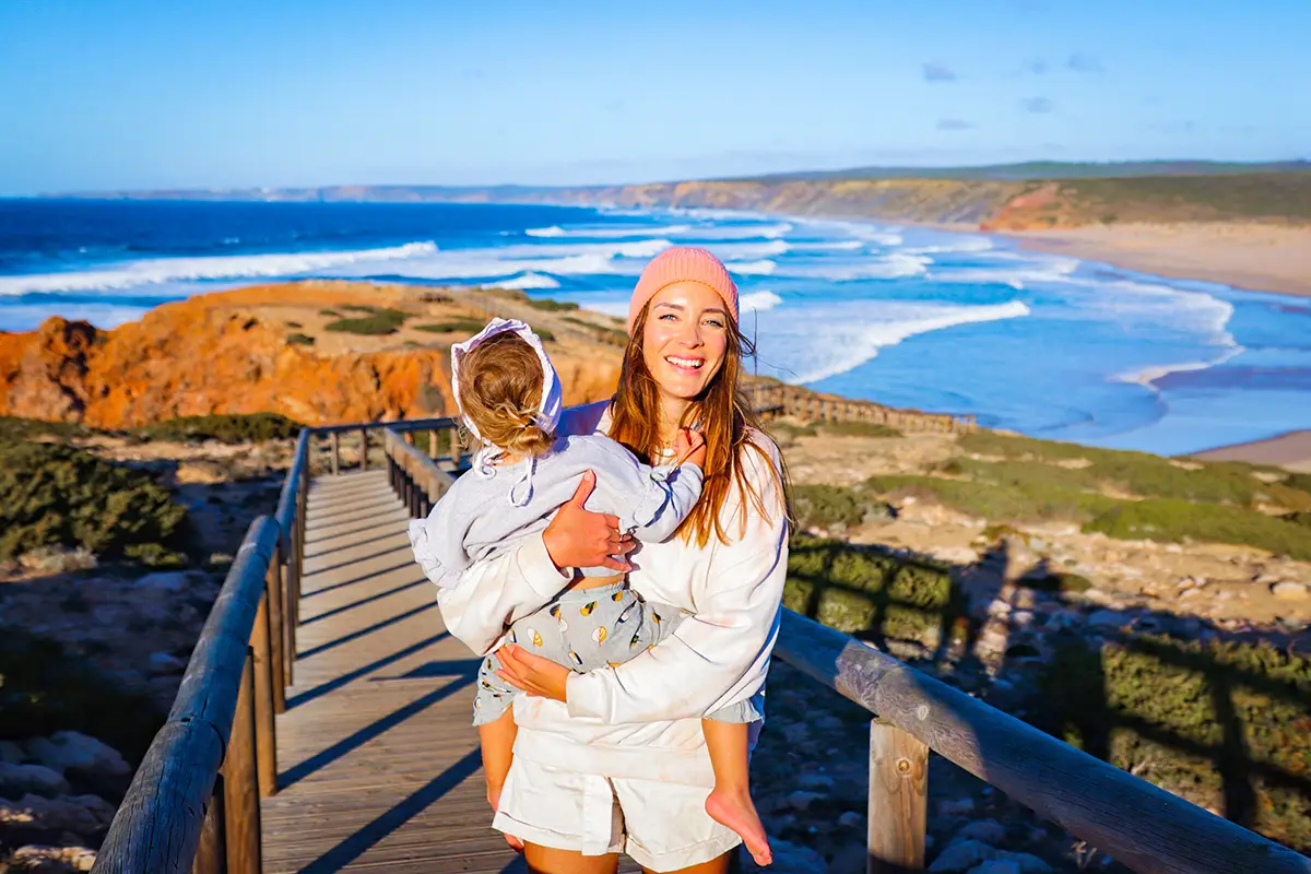 algarve-beach-mother-daughter.webp