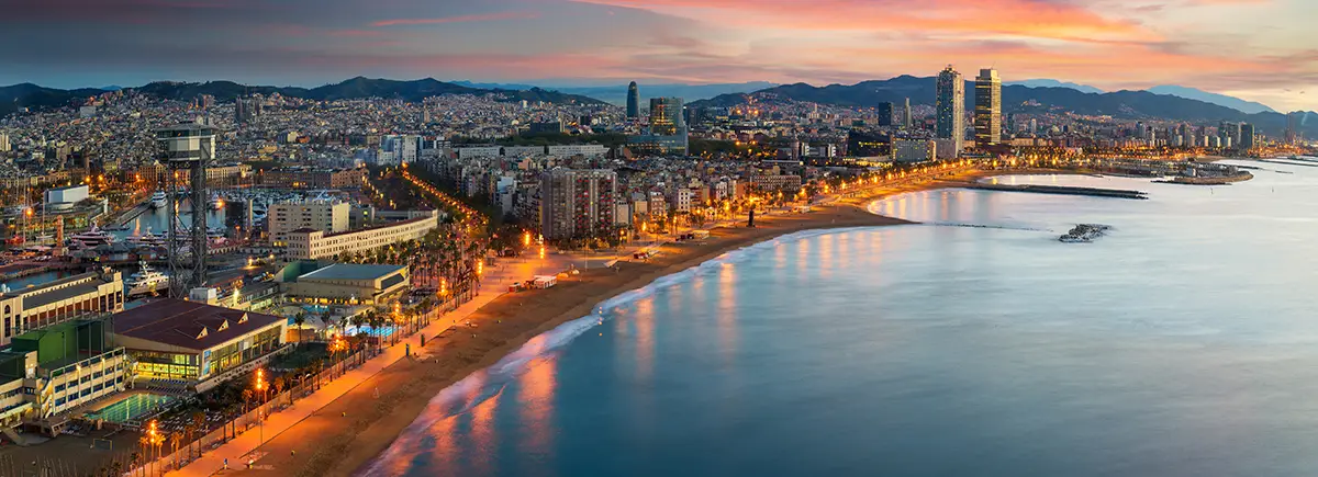 barcelona-beach-morning-sunrise.webp