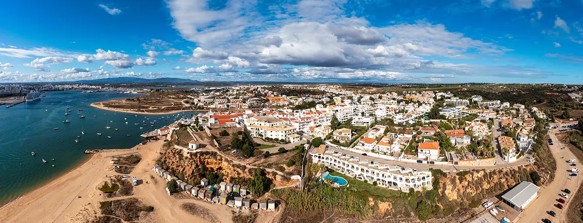 portugal-algarve-ferragudo-village.webp